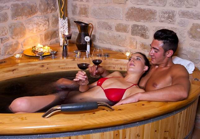 Precio mínimo garantizado para Hotel Wine Oil Spa Villa de Laguardia. El entorno más romántico con nuestro Spa y Masaje en Alava